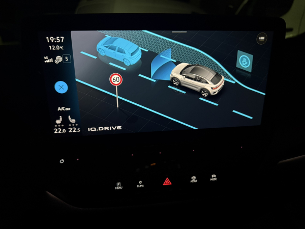 VOLKSWAGEN ID.5 Pro Performance